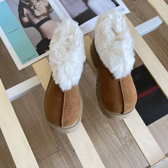 出厂： Ugg 2025顶级专柜 官网同步 独家上新 Ugg 24Ss-全系羊毛一体ugg雪地靴 马丁靴 秋冬穿搭 明星同款 原版开模 代购版本 进口羊毛 对版